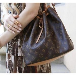 💎✨Authentic✨💎Louis Vuitton Monogram Petit Noe Shoulder Bag